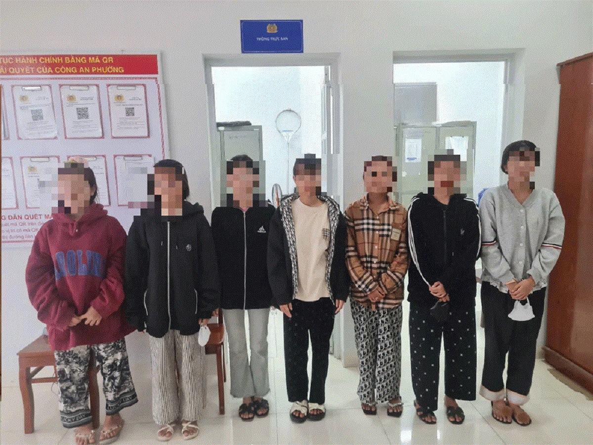 Đã xác định nhóm thiếu nữ dùng cây chích điện để hành hung bạn